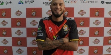 Ex-Flamengo, Paulinho é anunciado pelo Gyeongnam e fará dupla de ataque com Negueba