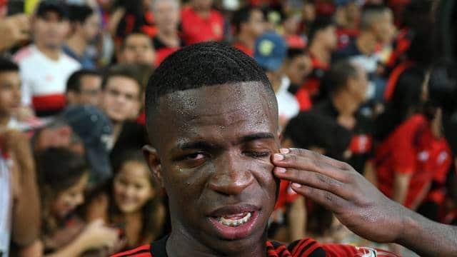 Aos prantos, Vinicius Jr se despede do Maraca: 'Estou onde sempre sonhei'