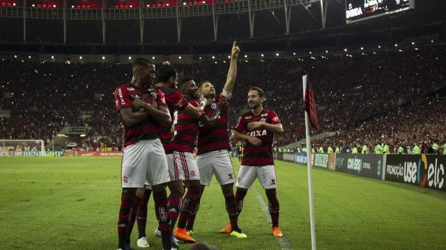 Flamengo e torcida vivem lua de mel, e time faz sua melhor campanha como mandante nos pontos corridos
