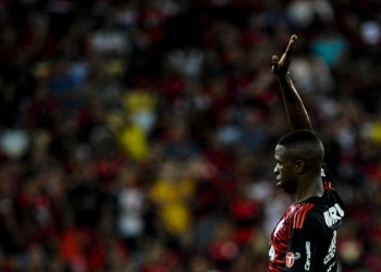 Fla se reapresenta com adeus de Vinicius, algumas perdas e cara nova