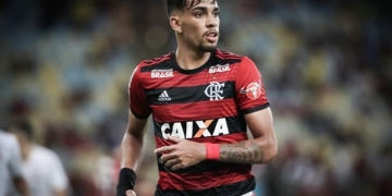 Jornal inglês informa que Paquetá é alternativa do Liverpool após fracasso de negociação por revelação francesa