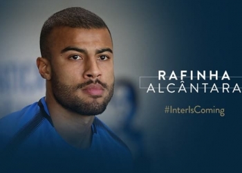 Meia Rafinha Alcântara revela desejo de jogar pelo Flamengo e diz: 'Um dos meus sonhos'