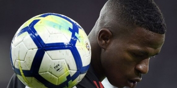 Real Madrid já recebeu várias ofertas e o mais 'viável' é Vinícius Jr ser emprestado agora, diz jornal