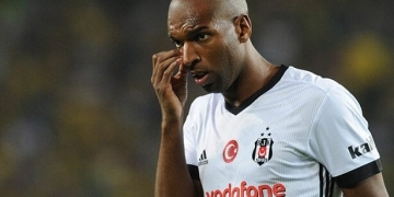 Besiktas rejeita proposta de R$ 17,7 milhões do Flamengo por Ryan Babel, diz site