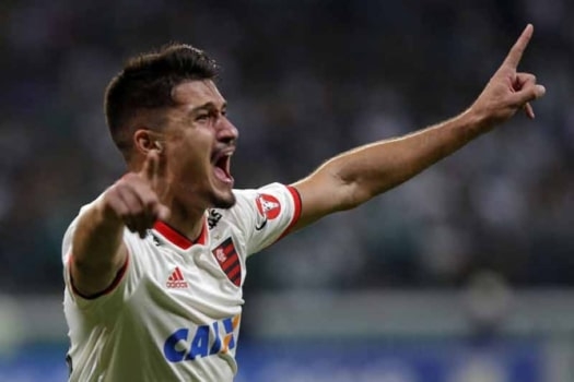 Flamengo empata com Palmeiras em jogo com confusão e seis expulsos no fim