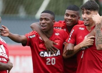 Jornal: Vinicius Jr se apresentará ao Real, mas volta ao Fla pode ser definida em agosto