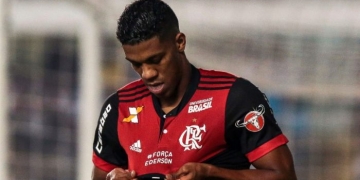 Ronaldo é exemplo, e Fla trabalha até lado psicológico para volta de Berrío