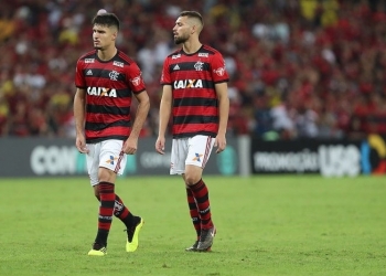 PVC exalta dupla Léo Duarte e Thuler: "Não tem motivo para tirar do time"