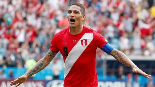 Guerrero marca e acaba com jejum: Fla não tinha gol em Copas desde 1986