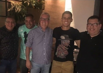 Ofertas e curtida: intermediário causa mal-estar antes de Cuéllar renovar com Fla