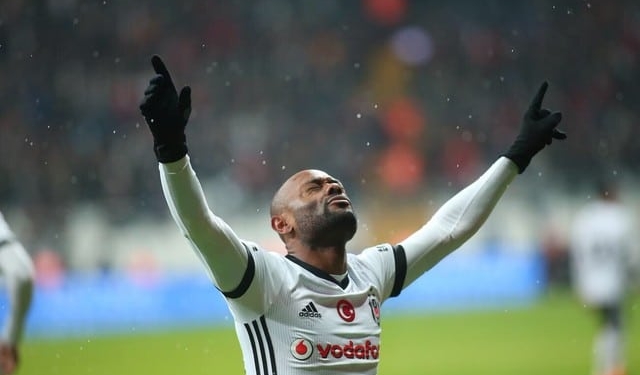 Flamengo recua e não faz proposta para repatriar Vagner Love
