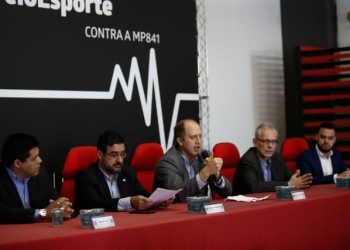 Flamengo, Vasco, Flu e Botafogo se unem contra a MP 841: "Um crime"