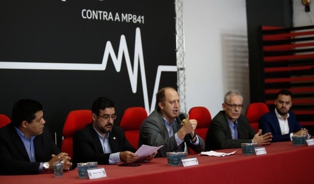 Flamengo, Vasco, Flu e Botafogo se unem contra a MP 841: "Um crime"