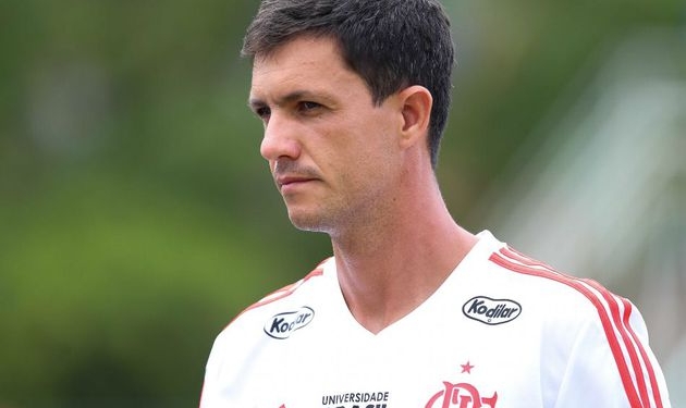 Barbieri pode subir joias da base do Fla para suprir importantes desfalques