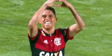 Cuéllar renova com Flamengo até julho de 2022
