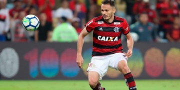 Confiança com Barbieri é crucial para evolução de Renê no Fla