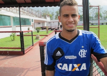 Time da Arábia Saudita acerta com Rodolfo, ex-Flamengo