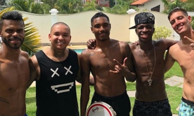Diretor de futebol do Flamengo diz se Vitinho pode ser o substituto de Vinicius Jr