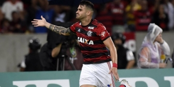Com gol de Vizeu, Flamengo bate Corinthians e amplia vantagem na liderança