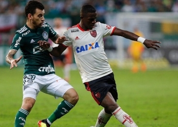 Na provável despedida, Vinicius minimiza briga com Felipe Melo e critica juiz: "Sabíamos no que ia dar"