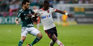 Na provável despedida, Vinicius minimiza briga com Felipe Melo e critica juiz: "Sabíamos no que ia dar"