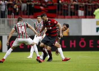 Rhodolfo tem nova lesão; Thuler volta a formar dupla de zaga com Léo Duarte