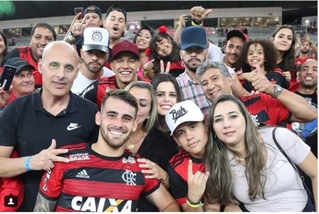 Vizeu faz homenagem ao Flamengo e à torcida em despedida: ‘Obrigado por tudo Nação’