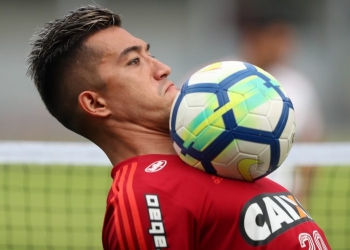 Com Vitinho, Fla vai a R$ 56 milhões em investimento de atletas em 2018