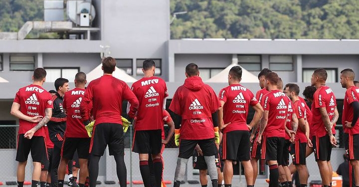 Barbieri faz testes e pode promover a entrada de até três surpresas no time titular no 2° semestre