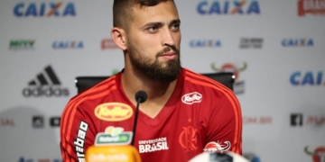 Léo Duarte elogia zagueiros do Flamengo e projeta confronto com o Sport