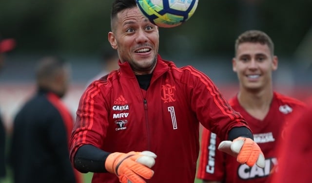 Sem margem de erro, Diego Alves vê o Fla sereno para clássico: "Passo a passo"
