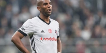 Fla ainda tenta contratação de Ryan Babel, que agita torcida na internet