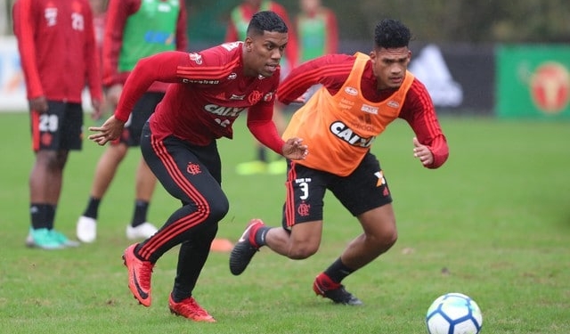 E o Berrío? Atacante colombiano evolui parte física em recuperação de lesão