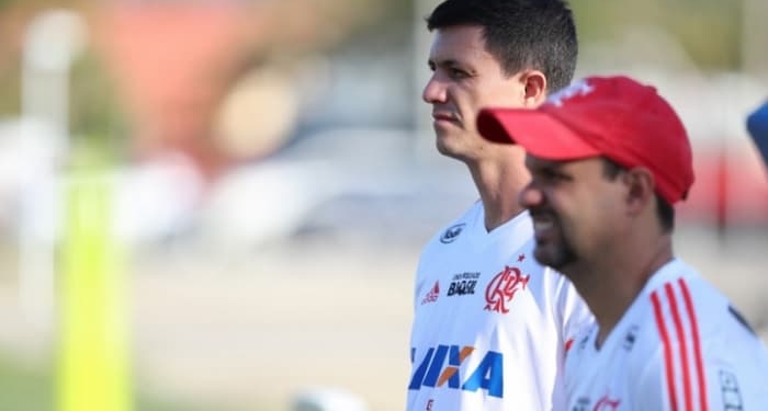 Diretoria, comissão e elenco: Barbieri divide méritos pelos bons resultados