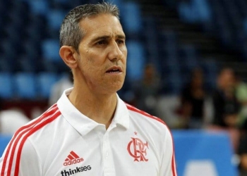 Ex-Flamengo, José Neto é anunciado por time de basquete do Japão