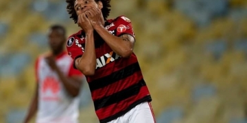 Fora de jogo do Fla, Willian Arão é negociado com Olympiacos, da Grécia