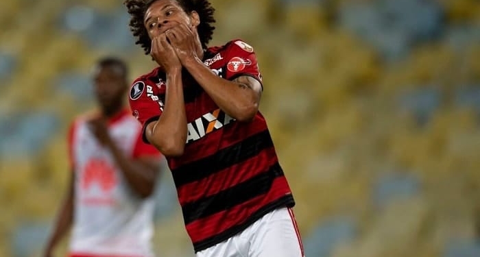 Fora de jogo do Fla, Willian Arão é negociado com Olympiacos, da Grécia