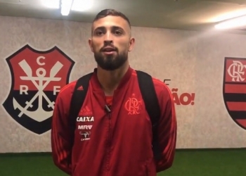 Léo Duarte elogia atuação do Fla: 'Entramos muito ligados'