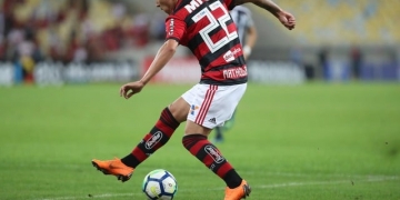 Savio endiabrado, movimentação e defesa protegida: por que o Fla venceu o clássico