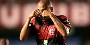 O adeus do Caveirão: aos 36 anos, Souza confirma aposentadoria dos gramados