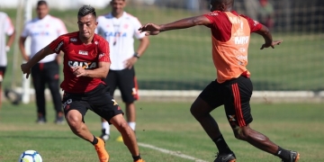 Uribe cumpre pré-temporada particular, e Fla quer vê-lo em ação contra o São Paulo