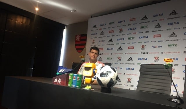 Uribe, Babel, janela... Barbieri se diz satisfeito no Fla e ressalta: "Olhamos para dentro"
