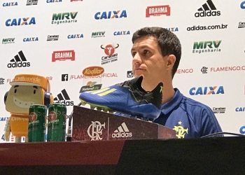 Barbieri destaca Marlos, Uribe e Réver em "grande partida" do Fla no Maracanã