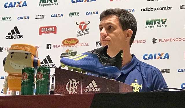 Barbieri destaca Marlos, Uribe e Réver em "grande partida" do Fla no Maracanã
