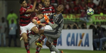 Flamengo vence Botafogo e mantém liderança do Brasileirão