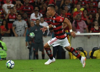 Barbieri treina com Uribe no lugar de Éverton Ribeiro para enfrentar Botafogo