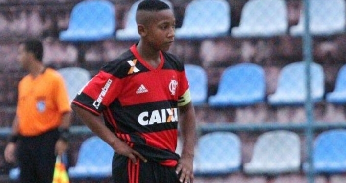 Flamengo se solidariza com jovem do Vasco, que faz tratamento para curar câncer ósseo