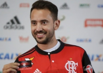 Com quase 170 mi gastos com reforços, Fla afirma seu poder com Vitinho