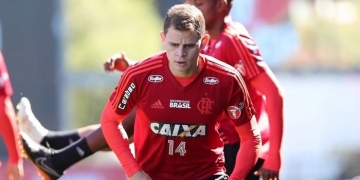 Flamengo e árabes chegam a novo acordo, e Jonas viaja para Dubai