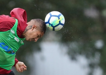 Fifa respeita decisão de tribunal suíço, mas CBF espera ofício para liberar Guerrero